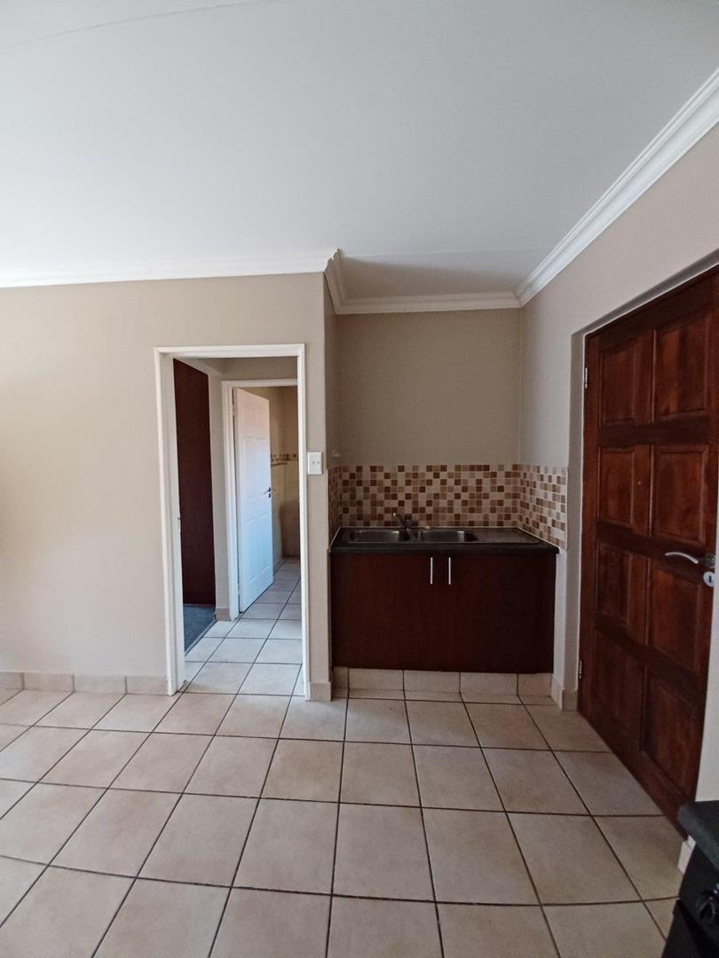 To Let 2 Bedroom Property for Rent in Langenhovenpark Free State